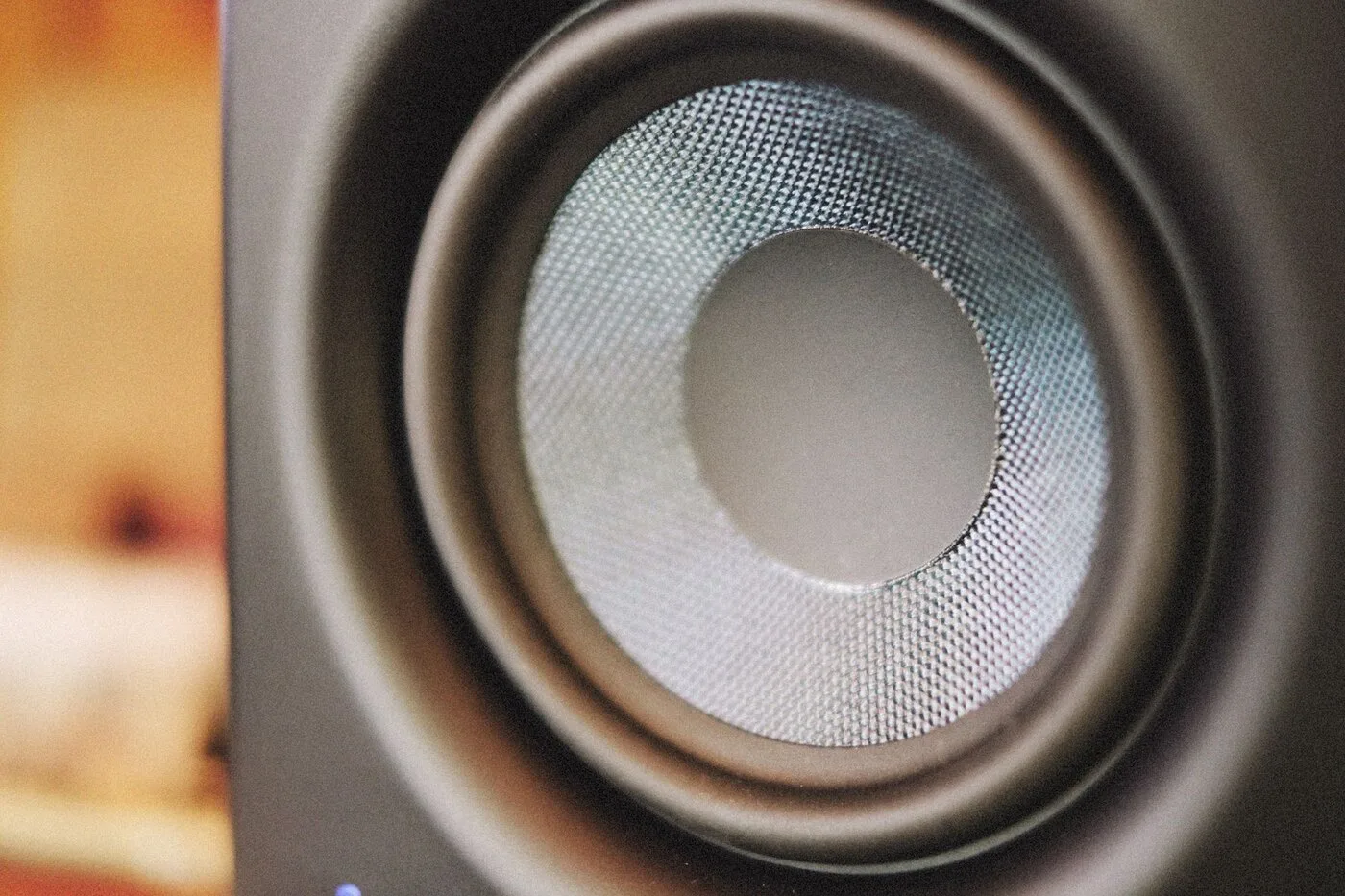 Lumen S1 standmount monitor